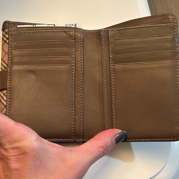 Burberry Compact Wallet EUC - Picture 4 of 7